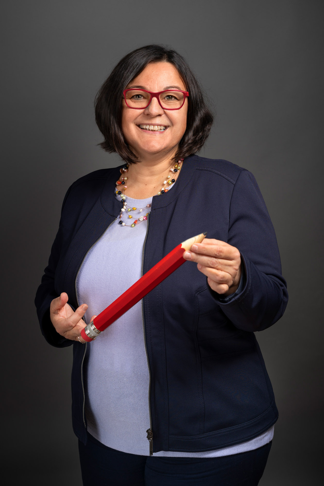 Renate Rosner mit Rotstift